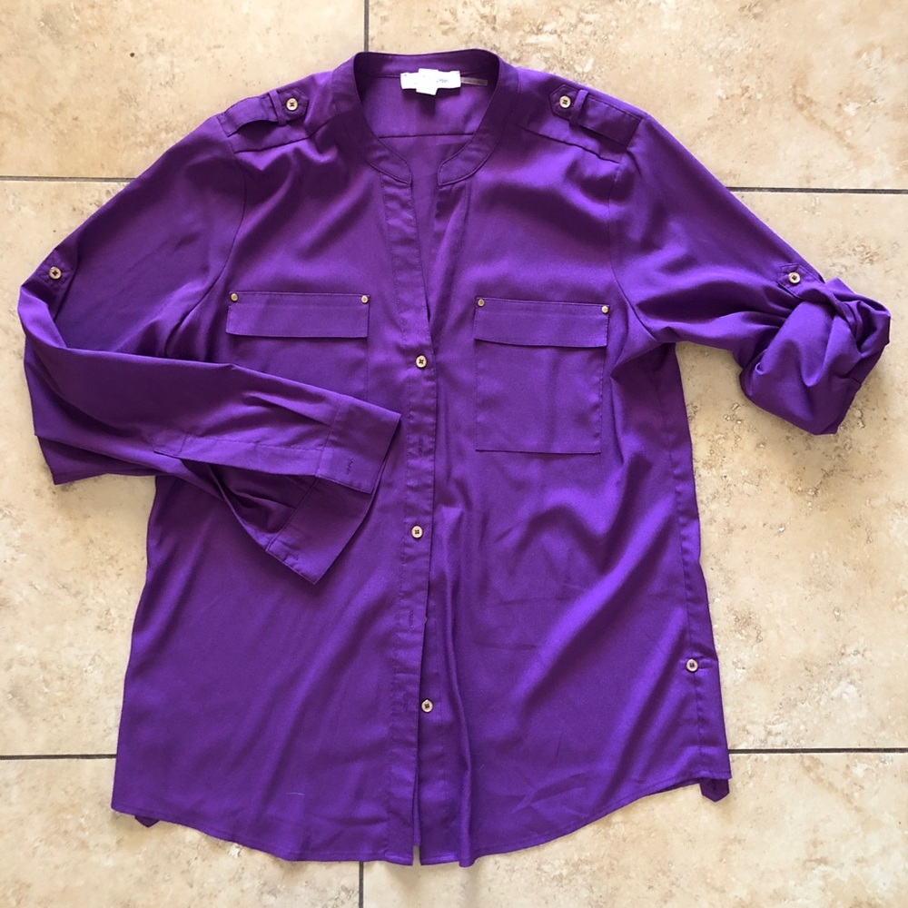 Calvin Klein purple button down w gold accents